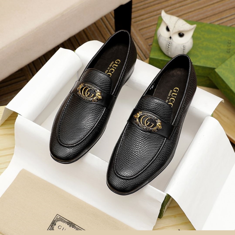 G*u*i leather shoes